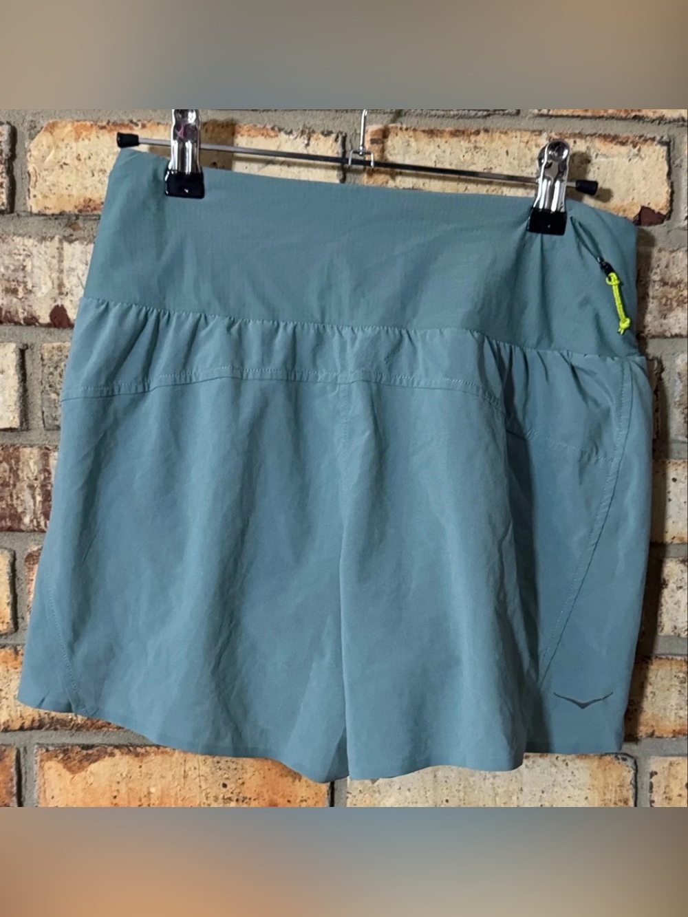 Hoka running shorts lined S - Picture 2 of 3